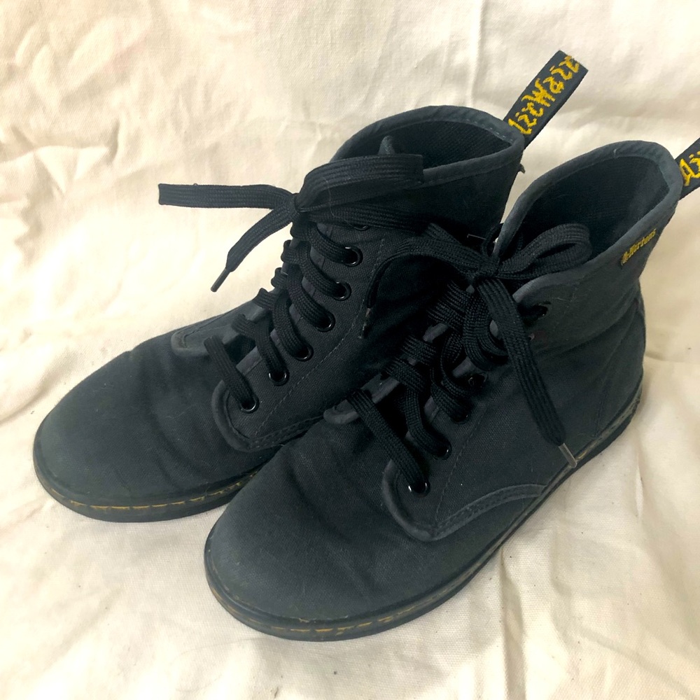 Canvas Dr. Marten boot